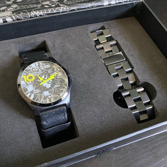 Marc Jacobs Watch - Picture 2 of 3